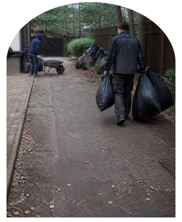Комплексная уборка участка в Михайловке от мусора и сухостоя